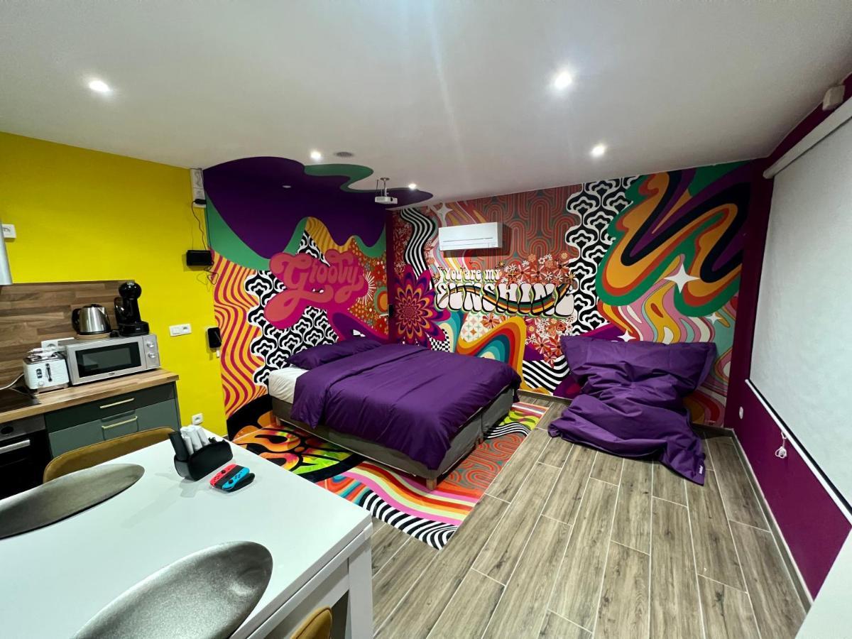 Capsule Groovy-Jacuzzi-Sauna-Billard-Netflix- Nintendo Switch & Jeux Mons Luaran gambar