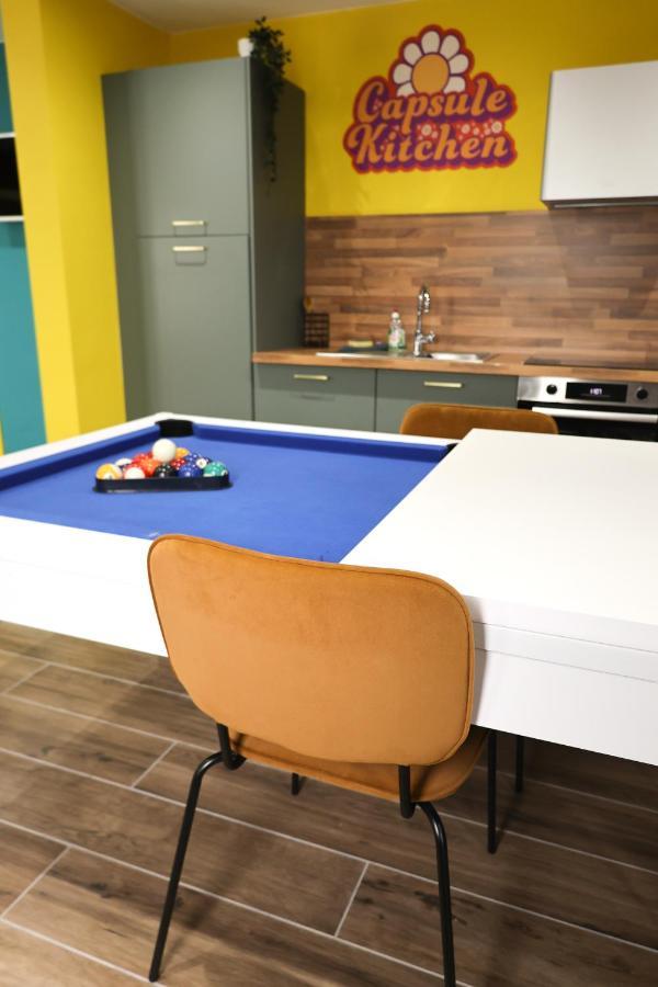 Capsule Groovy-Jacuzzi-Sauna-Billard-Netflix- Nintendo Switch & Jeux Mons Luaran gambar